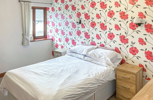 Bondgate Within Apartment | First floor apartment with one double and one twin.