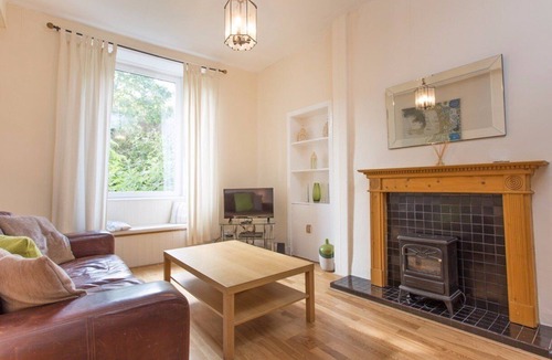 Bonnington Apartment | First floor, centrally located one-bed apartment, sleeping 4.