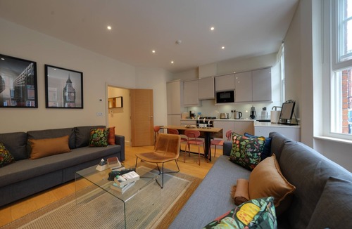 Fitzrovia Apartment | Fitzrovia Stay by Oxford St & Soho 18 Guests