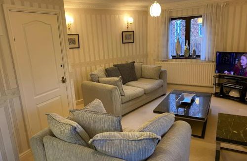 Sheffield Apartment | Five Gables