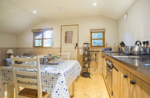 Chilworth Cabin | Five Pines - peaceful & secluded woodland cabin in Surrey Hills