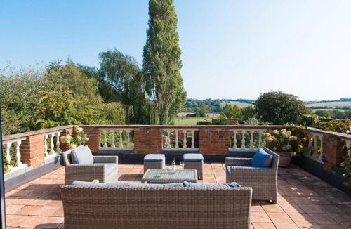 Bury St Edmunds Cottage | Five Star style with beautiful views of idyllic Countryside: The Old Steam Mill
