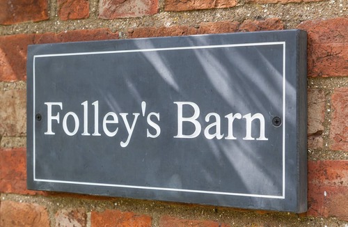 Princes Risborough Cottage | Folley's Barn is located in the well-known village of Bledlow and is the perfect place for couples a