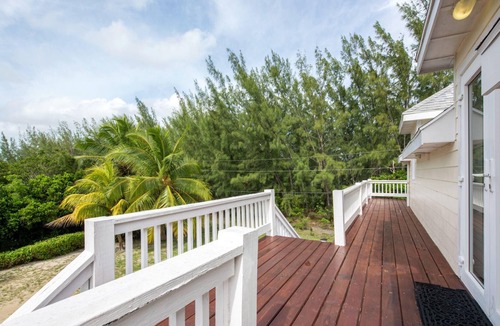 Governor's Harbour House | Four Points Suite by Eleuthera Vacation Rentals