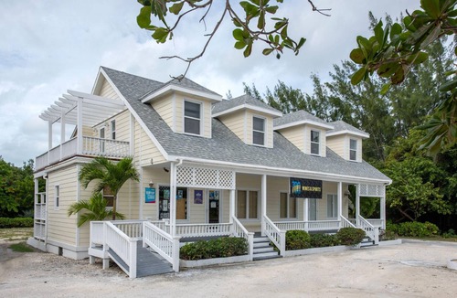 Governor's Harbour House | Four Points Suite by Eleuthera Vacation Rentals