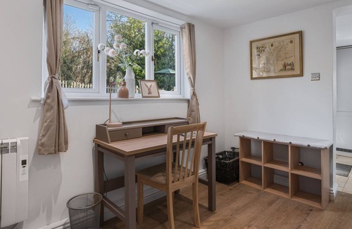 Cheltenham Cottage | Foxcote Cottage - Pet friendly, Cheltenham