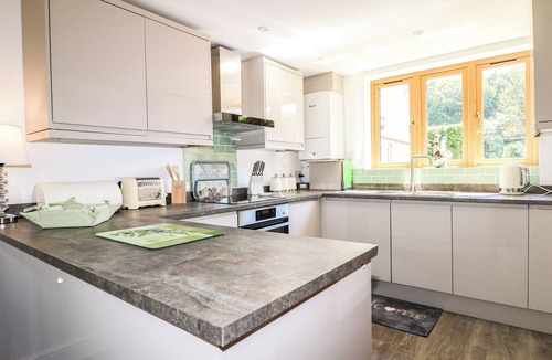 Nomansland Cottage | FOXES EARTH, pet friendly, with a garden in Nomansland