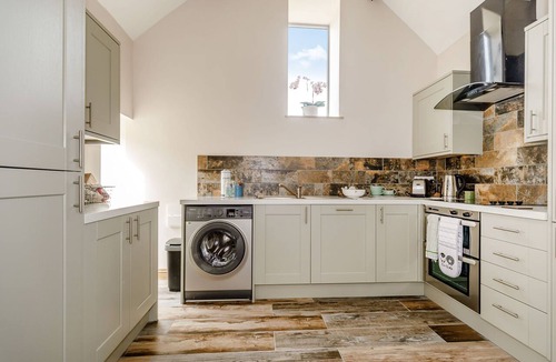 Beck Hole Cottage | FOXGLOVE, pet friendly, with hot tub in Goathland