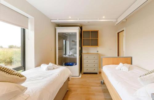 Moreton Valence House | Fully Accessible-Disabled Adapted-Hot Tub-Pets