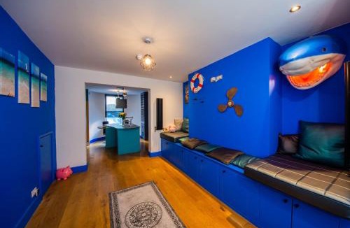 Kemptown Apartment | Funky Home by the Pier, 3 Bedrooms, Sleeps 10