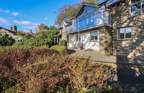 Ambleside Cottage | GARDEN HOUSE, family friendly, with open fire in Ambleside