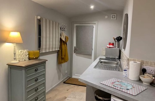 Great Milton Cabin | Garden Studio near Le Manoir aux Quat’Saisons Oxford 15min drive, A40, M40