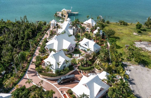 Lubbers Quarters Cay Villa | Gate House; a Private Villa within a Luxurious Estate near world-class fishing