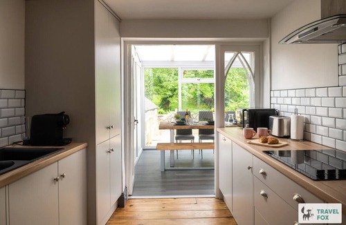 Alton Cottage | Angel Cottage 5 mins drive to Alton Towers