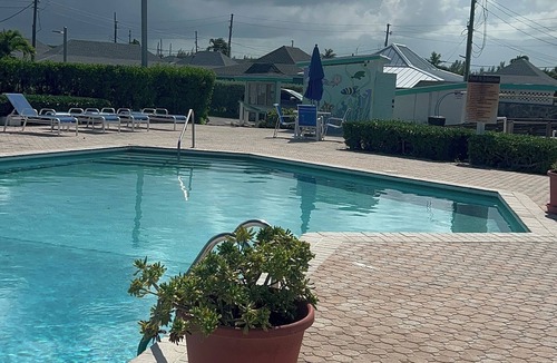 Treasure Cay Villa | Generator, Golf cart avail., 2 BR beach villa in Treasure, WiFi, washer & dryer