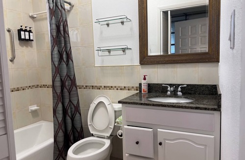 Coral Harbour Apartment | Get away to Green Pastures #6 .10 min drive to Beach, Great for weekend getaways