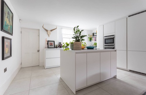 Newington House | Gladstone Street - Three Bedroom House, Sleeps 5
