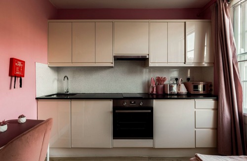 Bryanston and Dorset Square Apartment | Go Pinky or stay Home Baker St Central London G7