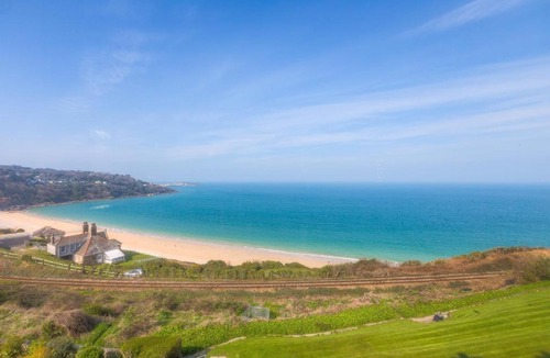 Carbis Bay Apartment | Golden Heights