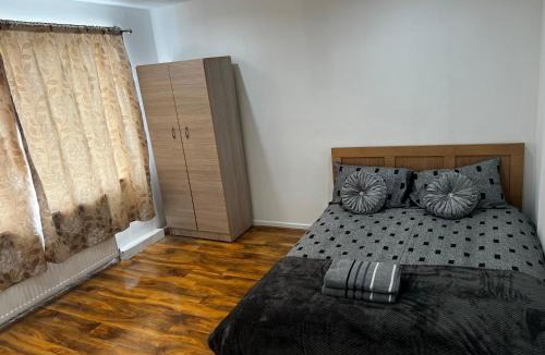 Yeading House | Good priced Accommodation in Hayes