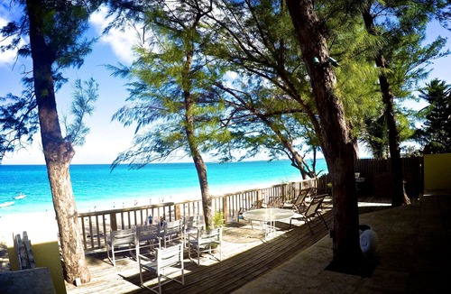 Paradise Island Villa | Gorgeous Beachfront Villa Between Ocean Club and Atlantis