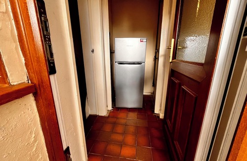 Stoke-on-Trent Cottage | Gorgeous Cottage in Stoke-on-Trent's "village in the city" - Penkhull