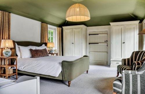New Forest District House | Gorgeous English Farmhouse Holiday Cottage for 9 and a half