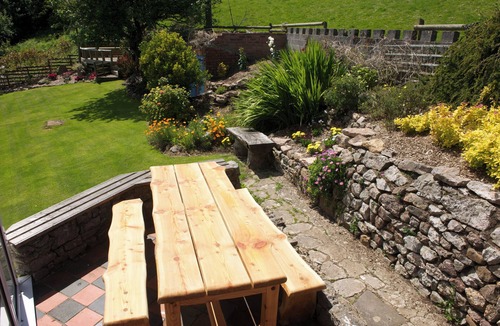 Crynant House | Gower Coastal Holiday Home in Rhossili, up to 12 Guests. Countryside Walks.