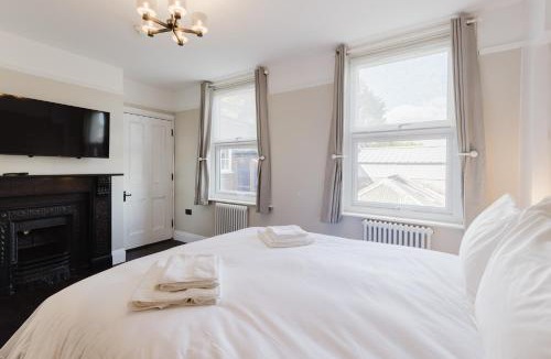 Tring Apartment | Grace's Guesthouse Suite 6 - One Bedroom Apartment