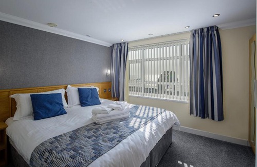Bispham Apartment | Granada Apartments Queens Mansions