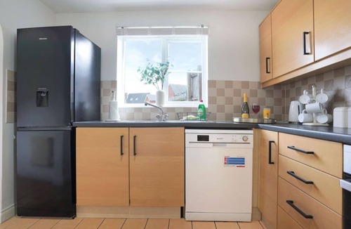 Milton Malsor House | Grange House Free Parking Garden Super-Fast Wifi Smart TVs with Netflix Yoko Property
