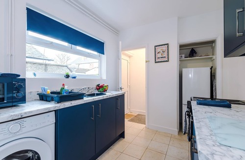 Ellesmere Port House | Great 3-Bed Home, Perfect for Work & Contractors!