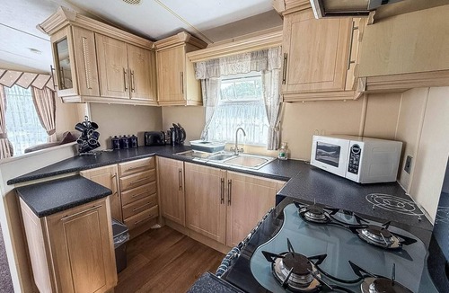 Great Yarmouth House | Great 6 berth caravan for hire at Cherry Tree Holiday Park in Norfolk ref 70801C