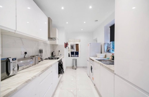 Wormholt and White City House | Great Monthly Offers - Amazing Abode in London