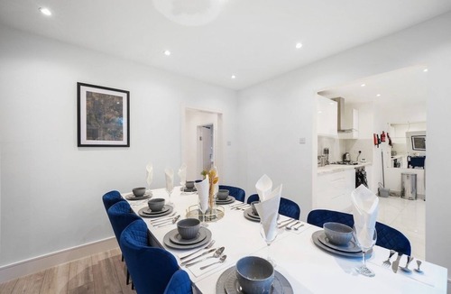 Wormholt and White City House | Great Monthly Offers - Amazing Abode in London