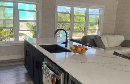Green Turtle Estates Cottage | Green Turtle Cay Cottage. New cottage steps from Bita Bay beach New Master Bath.
