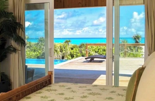 Forbes Hill House | Greystone Villa: 7-Bedroom Oceanfront Luxury on a Private Exuma Beach