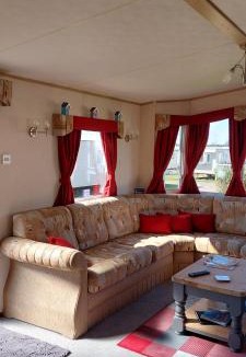 Great Yarmouth Resort | Grouse 54 - Home from Home, Free WiFi, Bed Linen and Towels Included - California Cliffs