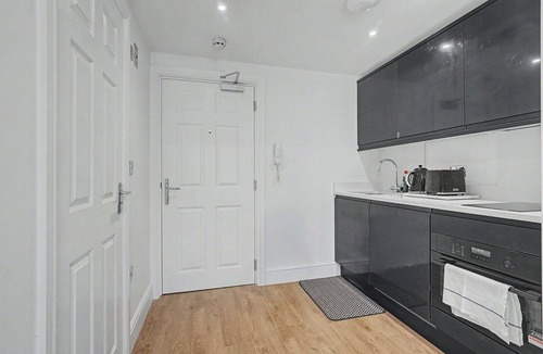 Chinatown Apartment | GuestReady - Bright & Spacious Liverpool Duplex