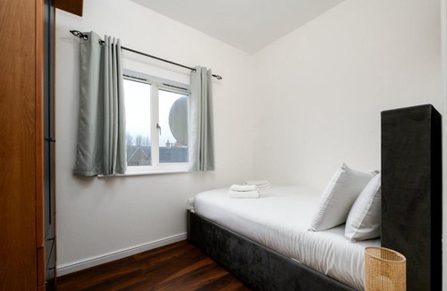 Custom House Apartment | GuestReady - Modern Apartment Near Canary Wharf