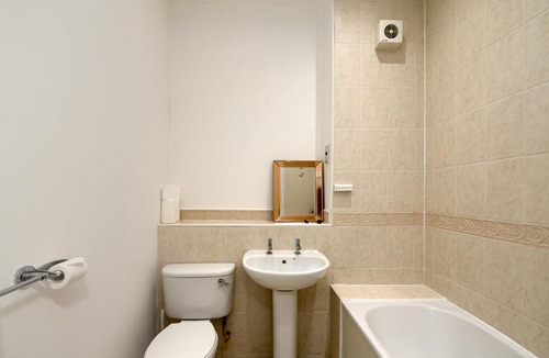 Custom House Apartment | GuestReady - Modern Apartment Near Canary Wharf