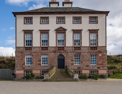 Eyemouth Apartment | Gunsgreen Apartment- LARGE two floor apartment! Sleeps up to 11 people, First floor available separately, sleeping 2 people at a reduced rate!
