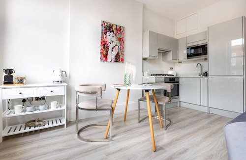 Hampstead Condo | Hampstead High Flyer- By Out of Office Lifestyle
