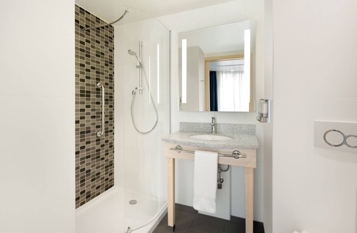 Custom House Hotel | Hampton by Hilton London Excel