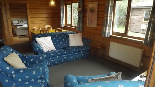 Offenham House | Hand built log cabin at Avonvale Holiday Lodges