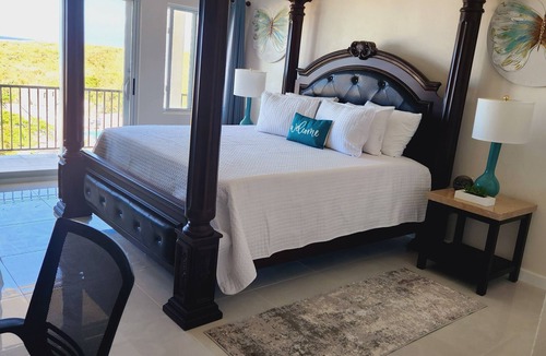 Clarence Town Hotel | Harbor Breeze Villas