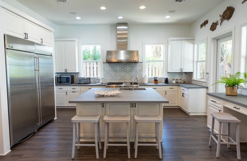 Dunmore Town House | Harbor Island Oceanfront Escape. Private Dock, Heated Pool & Sunset Views.