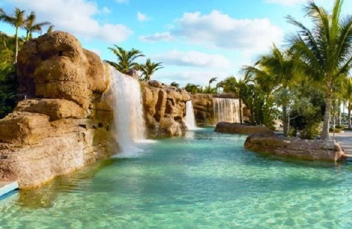 Paradise Island Villa | Harborside Atlantis Bahamas - Sleeps 8 Full Access to Atlantis Water Park