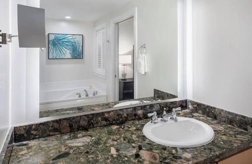 Paradise Island Hotel | Harborside Resort at Atlantis- 1 Bedroom -1 Bath -Access to Atlantis Water Parks