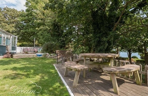 Weymouth Cottage | HARBOUR VIEW BUNGALOW, family friendly, with a garden in Weymouth